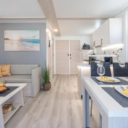Sea La Vie Luxury Floating House Novigrad - Jacuzzi